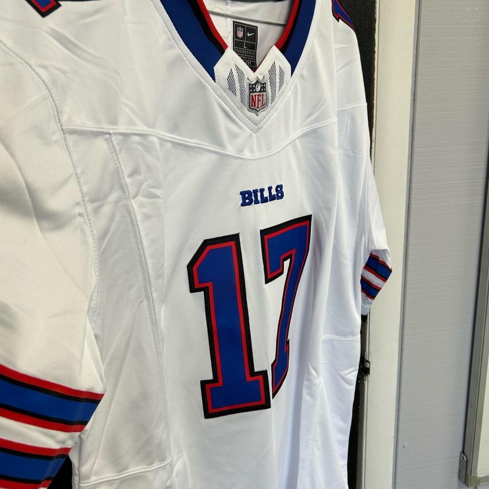 Nike White Buffalo Bills Josh Allen Jersey - Picture 8 of 10
